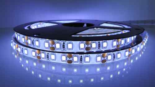 TAŚMA 2835 600 LED 12V BIAŁA ZIMNA IP65 5MB